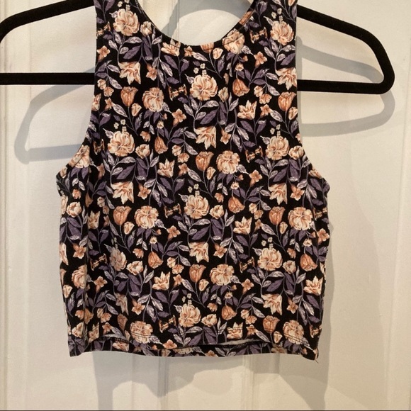 Floral Crop Top - Picture 3 of 6